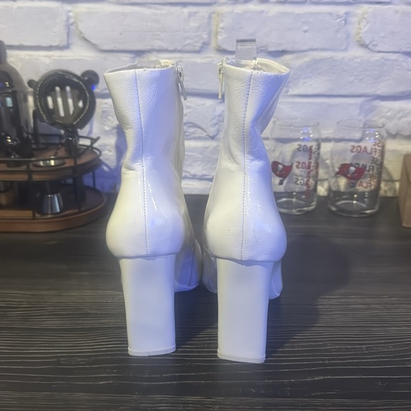 Mix No. 6 White patent  Heeled Boots - Picture 4 of 7